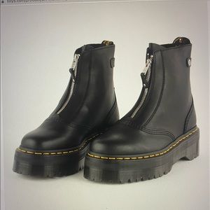 Brand new Jetta Quad Women’s Boots (size US 6)